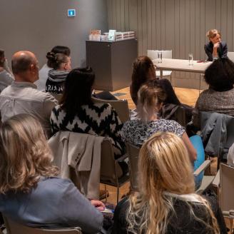 Könyvekkel a mentális egészségért IV.-Beszélgetés Orvos-Tóth Noémivel