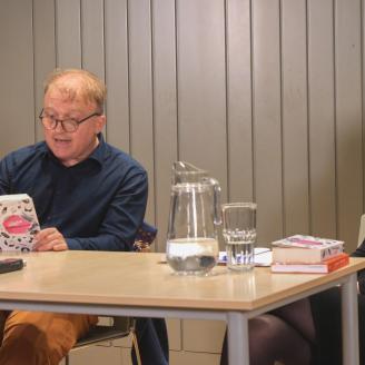 Könyvekkel a mentális egészségért VIII. - beszélgetés Lackfi Jánossal