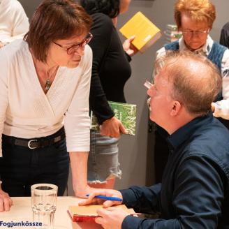 Könyvekkel a mentális egészségért VIII. - beszélgetés Lackfi Jánossal