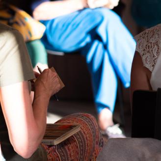 Könyvekkel könnyebb: Ulickaja könyvével indult el a könyvklubunk