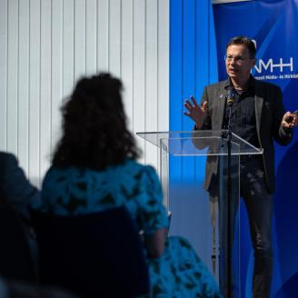 Képernyők vonzásában konferencia