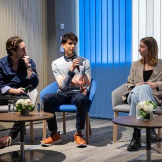 Képernyők vonzásában konferencia