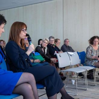 Képernyők vonzásában konferencia