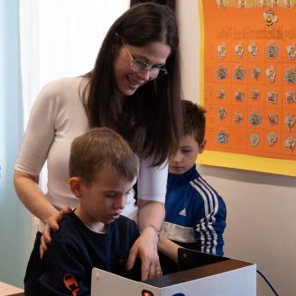 ViDRa doktor a a csomádi Esztergály Mihály Általános Iskolában